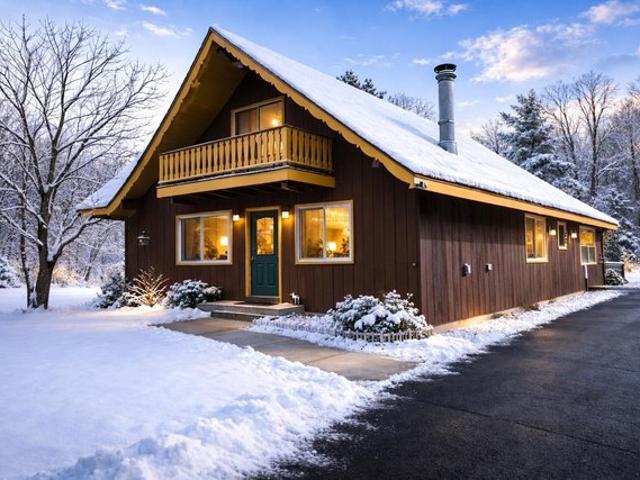 House for sale in Juneau, Wisconsin