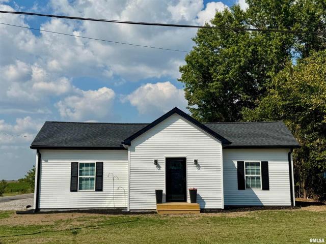 House for sale in Ewing, Illinois