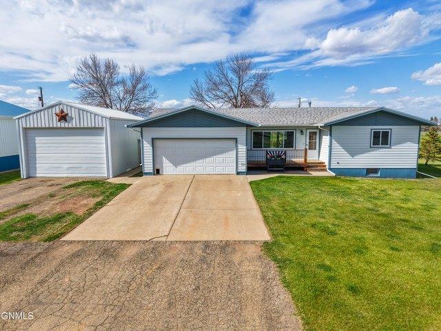 House for sale in Glen Ullin, North Dakota
