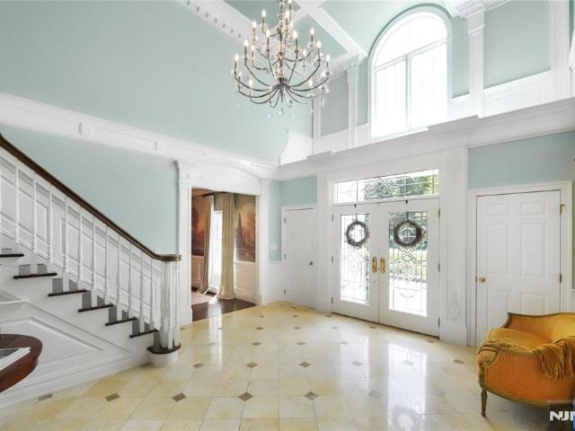 House for sale in Franklin Lakes, New Jersey