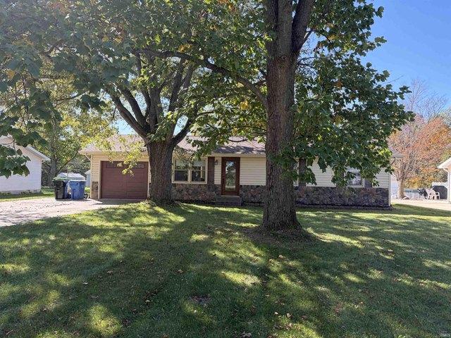 House for sale in Churubusco, Whitley County
