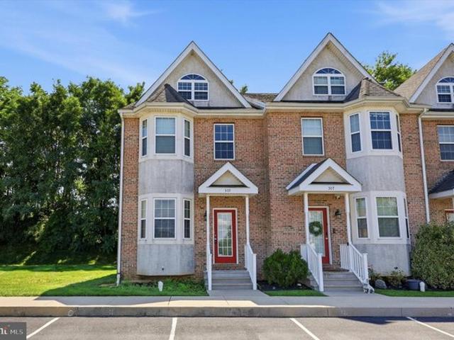 Townhouse for sale in Chester, Pennsylvania
