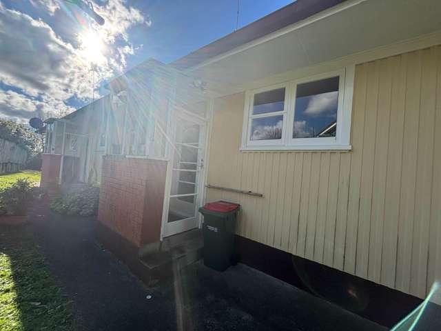 Apartment for rent in Awhitu, Oroua County