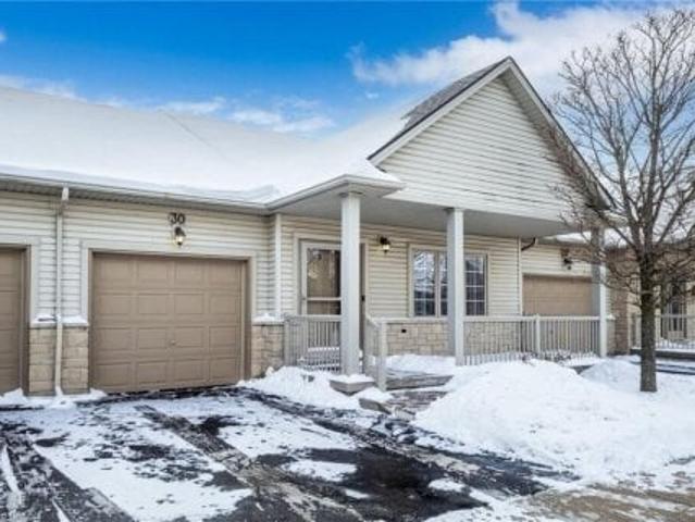 Townhouse for sale in Ancaster, Ontario