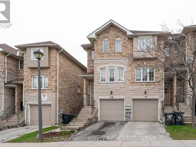 Townhouse for sale in Woburn, Ontario
