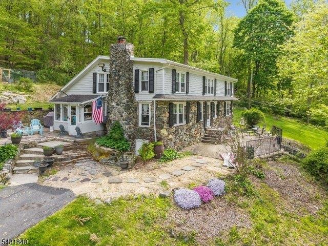House for sale in Lebanon, New Jersey