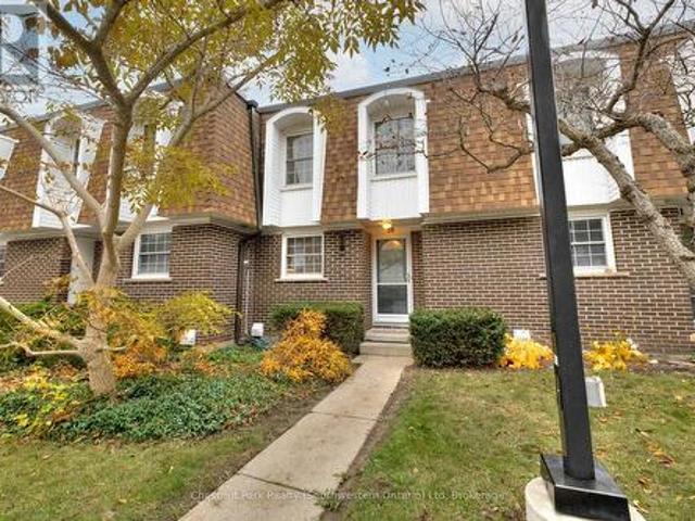 Townhouse for sale in Guelph, Ontario