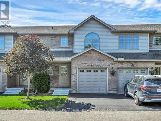 Townhouse for sale in Caledonia, Ontario