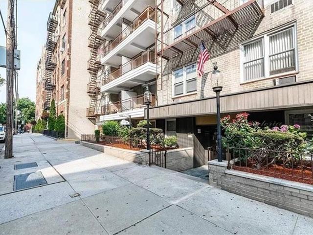 Condo for sale in Queens, Arverne