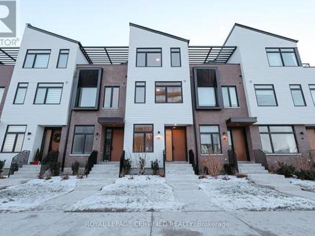 Townhouse for sale in Mississauga, Ontario