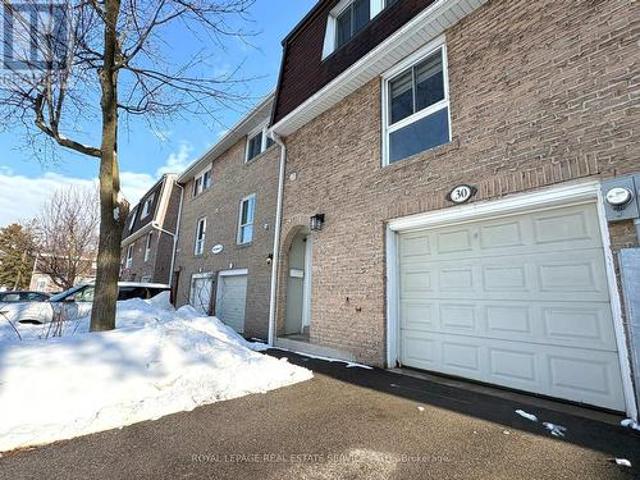 Townhouse for sale in Woburn, Ontario