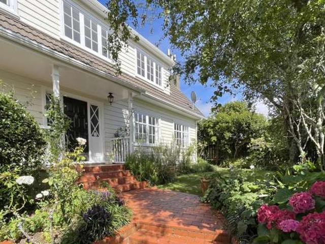House for sale in Khandallah, Wellington