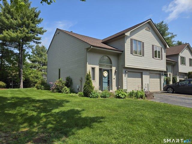 Townhouse for sale in Newington, Connecticut