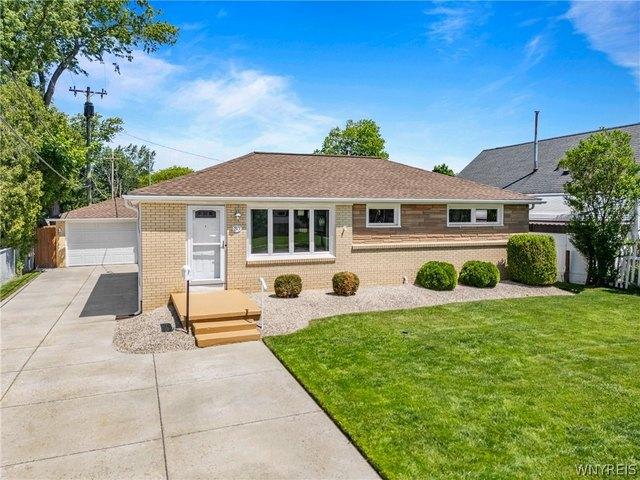 House for sale in Bowmansville, New York