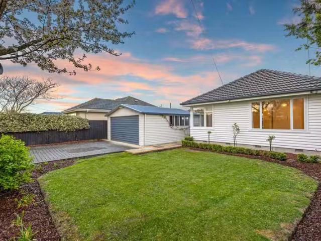House for sale in Chaslands, Canterbury