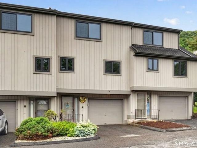 Townhouse for sale in Beacon Falls, Connecticut