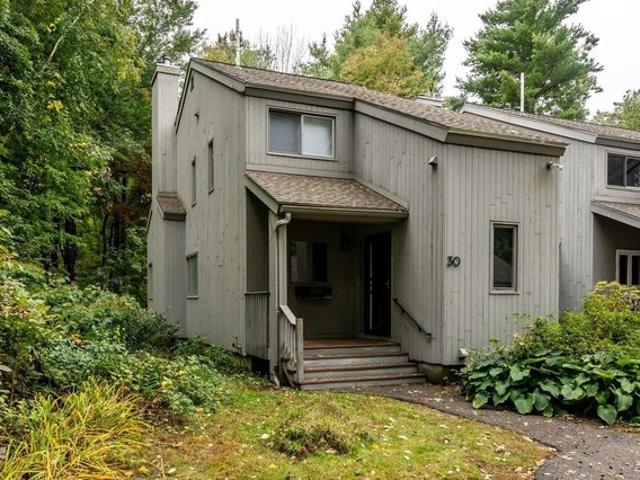 Townhouse for sale in Salt River, Stratham