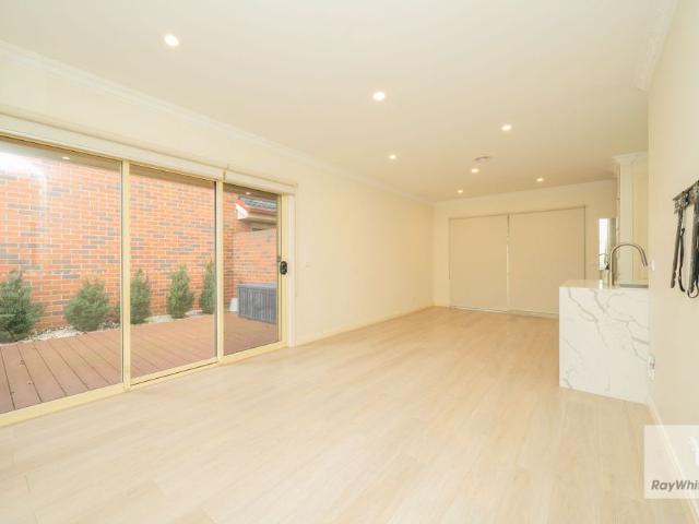 Townhouse for rent in Egginton, East Midlands