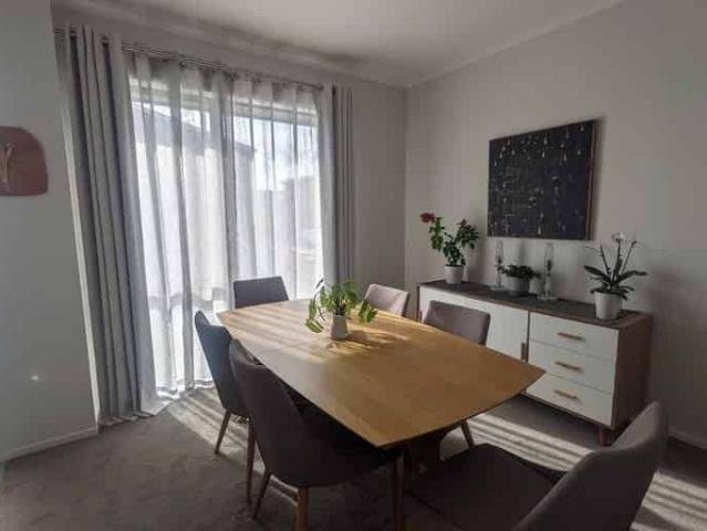 House for rent in Paremoremo, Oroua County