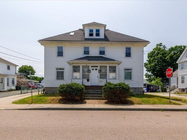Townhouse for rent in Milford, Massachusetts