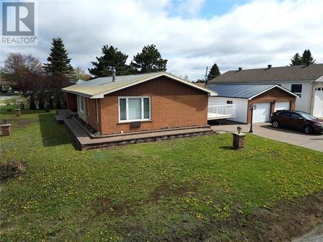House for sale in Copper Cliff, Ontario