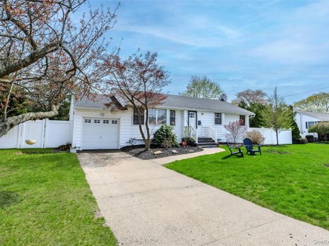 House for sale in Huntington, New York