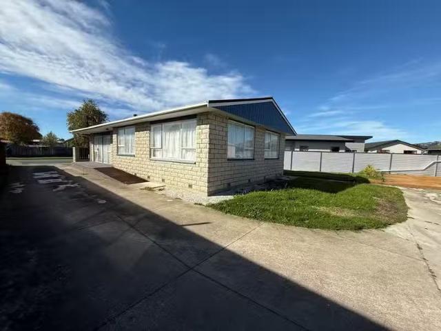 House for sale in Chaslands, Canterbury