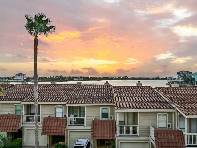 Townhouse for sale in Galveston, Texas