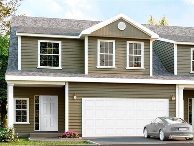 Townhouse for sale in Berlin, Connecticut