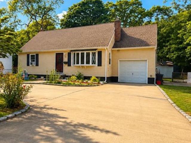 House for sale in Bohemia, New York