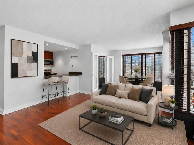 Condo for sale in River North, Chicago