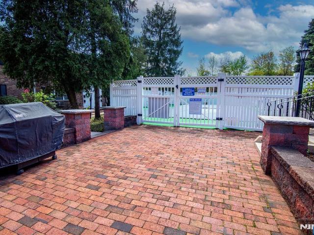 Condo for sale in Teaneck, New Jersey