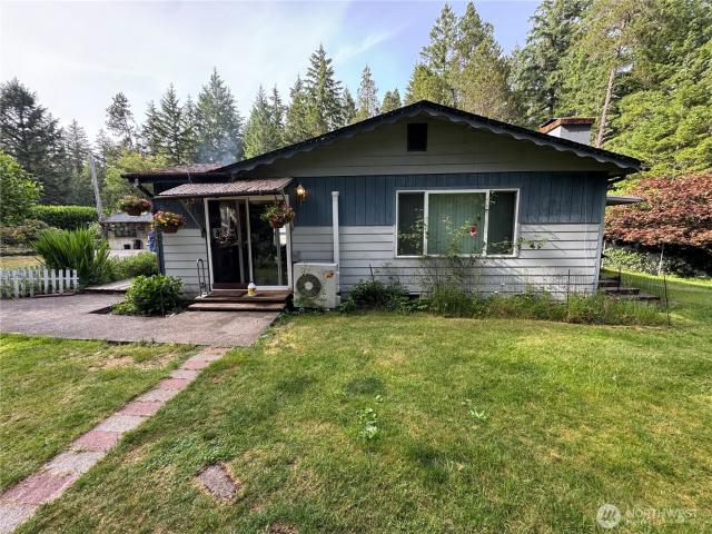 House for sale in Grapeview