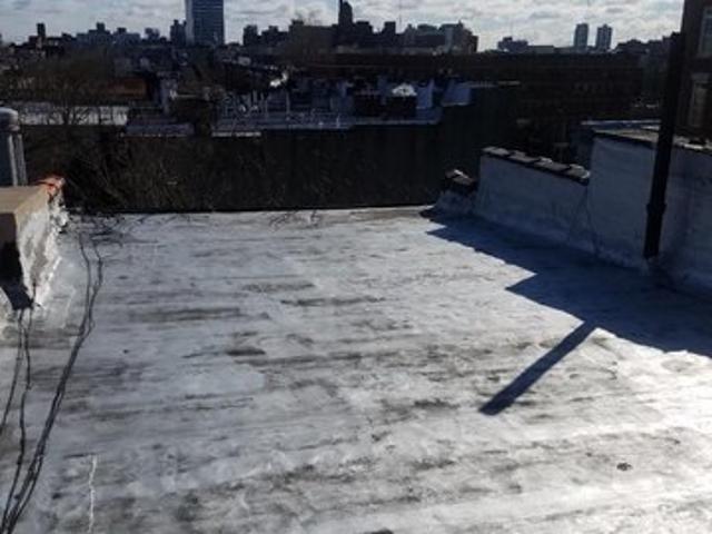 Townhouse for sale in Arverne, New York