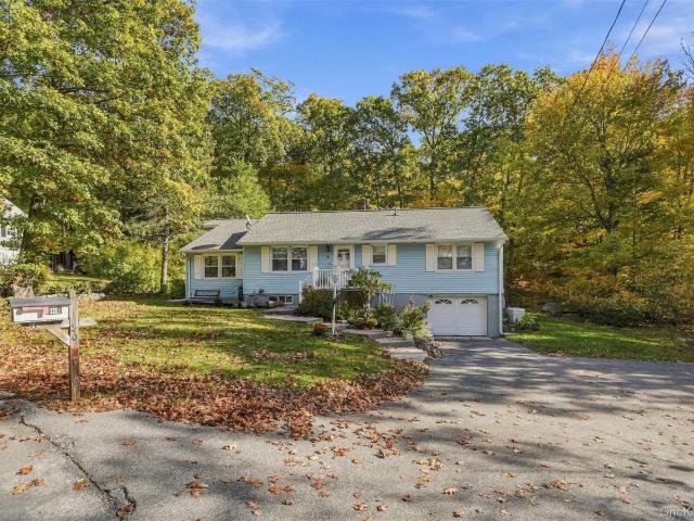 House for sale in Skyline Trail, Town of Woodbury