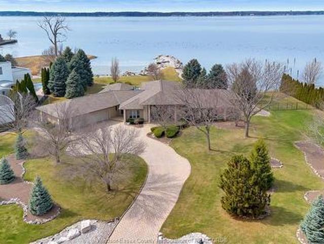 House for sale in Amherstburg, Ontario