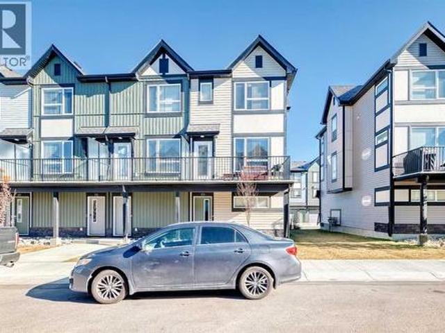 Townhouse for sale in Northwest, Alberta