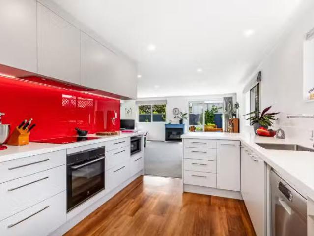 House for sale in Days Bay, Wellington