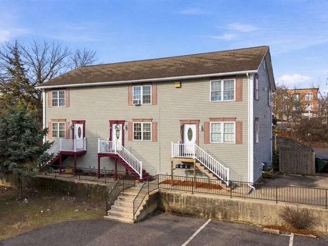 Townhouse for sale in Central Falls, Rhode Island