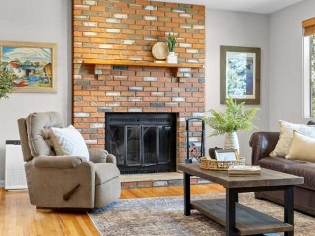 House for sale in Glendale, Calgary