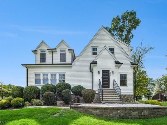 House for sale in East Hanover, New Jersey