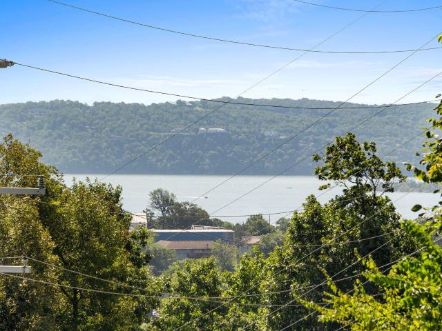 House for sale in Stone, Missouri