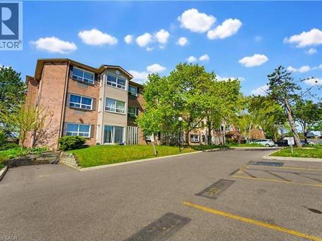 Condo for sale in Kitchener, Ontario