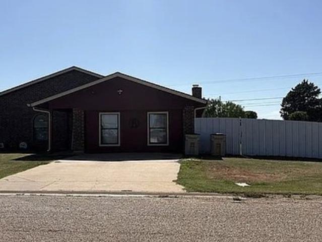 House for sale in Taylor, Texas