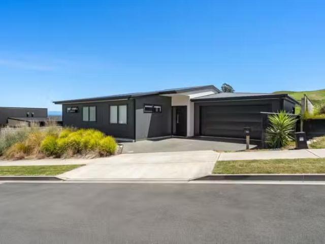 House for sale in Cable Bay, Nelson Bays