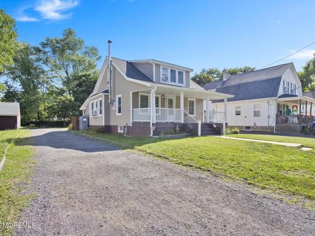 House for sale in Cream Ridge, New Jersey