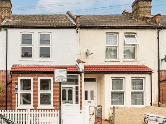 House for rent in Summerstown, Greater London