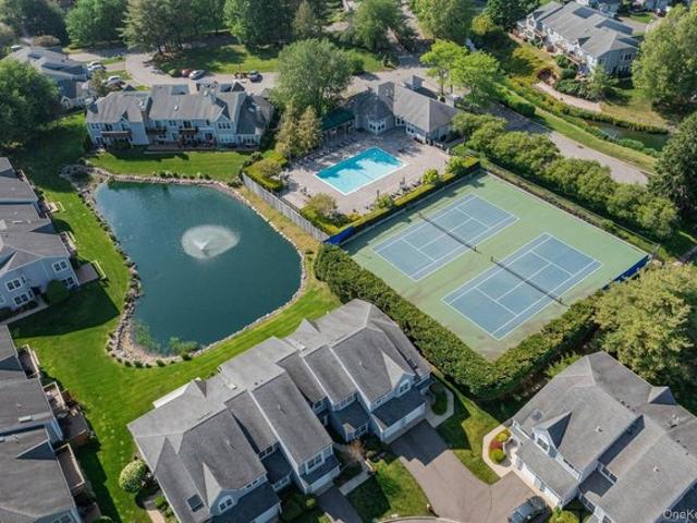 Condo for sale in Smithtown, New York