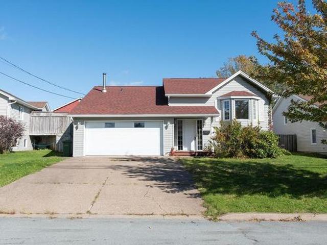 House for sale in Albro Lake, Dartmouth