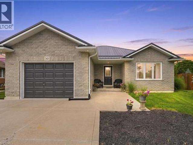 House for sale in Jarvis, Ontario